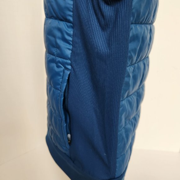 NIKE Therma Synthetic-Fill Running Vest, Small - Picture 9 of 15